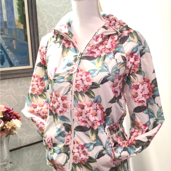 Floral Print Shorts - Picture 7 of 7